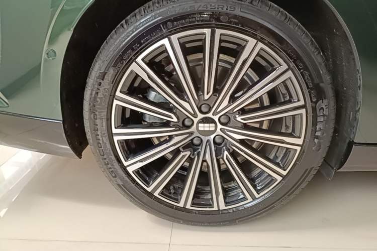 Used Geely Galaxy 8 2025 130km EM-i Flagship Edition Right Rear Wheel Hub