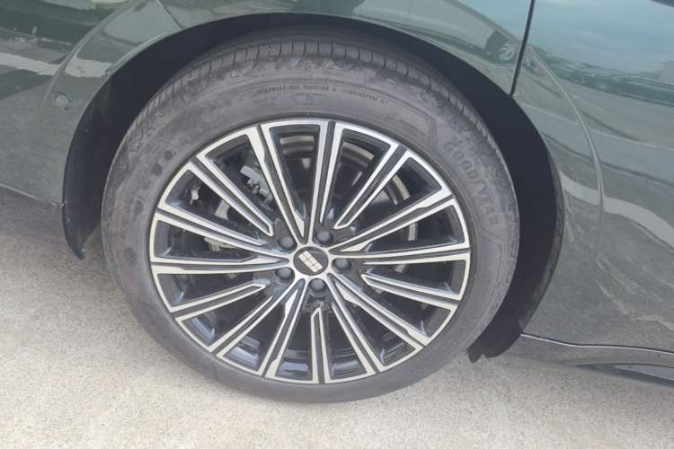 Used Geely Galaxy 8 2025 130km EM-P Starship Edition Right Rear Wheel Hub