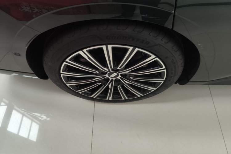 Used Geely Galaxy 8 2025 130km EM-P Starship Edition Right Rear Wheel Hub