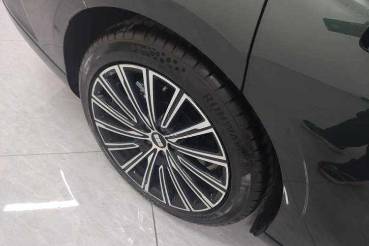Used Geely Galaxy 8 2025 130km EM-P Starship Edition Right Rear Wheel Hub