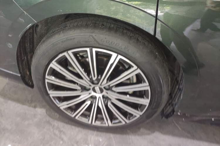 Used Geely Galaxy 8 2025 130km EM-P Starship Edition Right Rear Wheel Hub