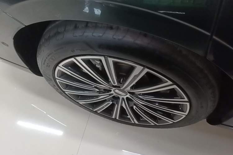 Used Geely Galaxy 8 2025 130km EM-P Starship Edition Right Rear Wheel Hub