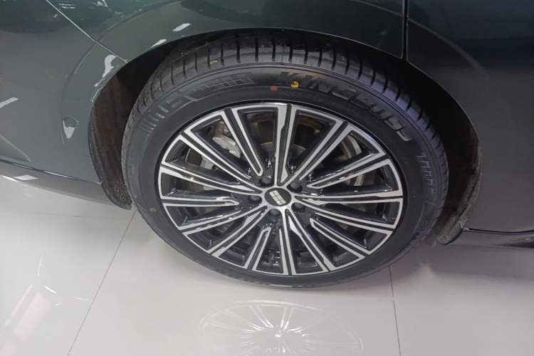 Used Geely Galaxy 8 2025 130km EM-P Starship Edition Right Rear Wheel Hub
