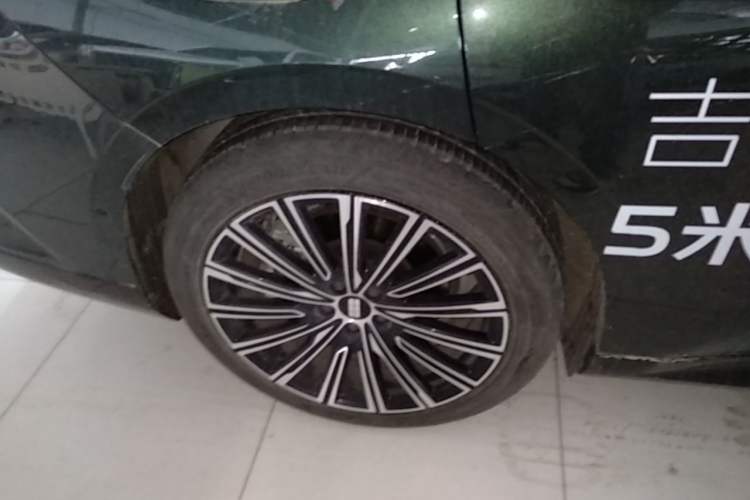 Used Geely Galaxy 8 2025 130km EM-P Starship Edition Right Rear Wheel Hub
