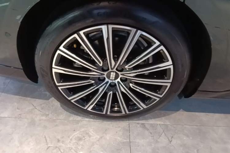 Used Geely Galaxy 8 2025 130km EM-P Starship Edition Right Rear Wheel Hub