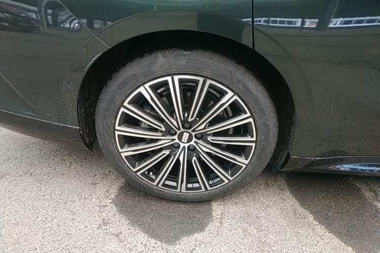 Used Geely Galaxy 8 2025 130km EM-P Starship Edition Right Rear Wheel Hub