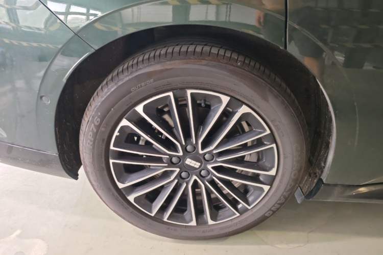 Used Geely Galaxy 8 2025 130km EM-i Prestige Edition Right Rear Wheel Hub