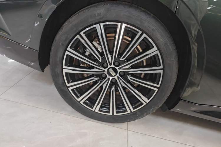 Used Geely Galaxy 8 2025 130km EM-P Starship Edition Right Rear Wheel Hub