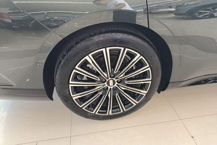 Used Geely Galaxy 8 2025 130km EM-P Starship Edition Right Rear Wheel Hub