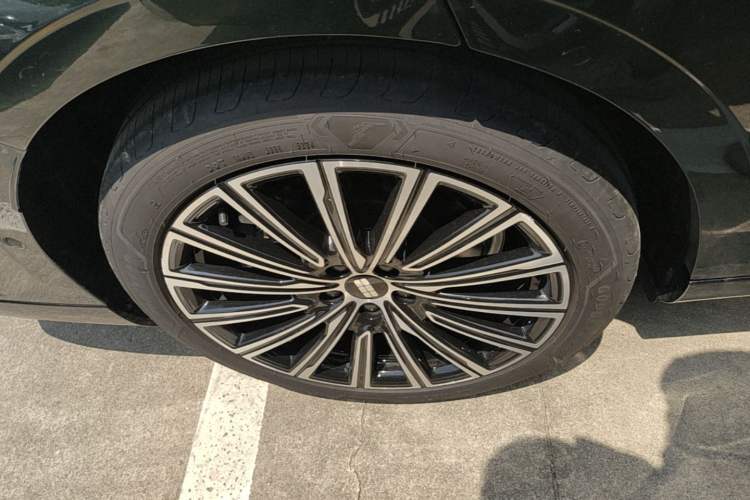 Used Geely Galaxy 8 2025 130km EM-P Starship Edition Right Rear Wheel Hub