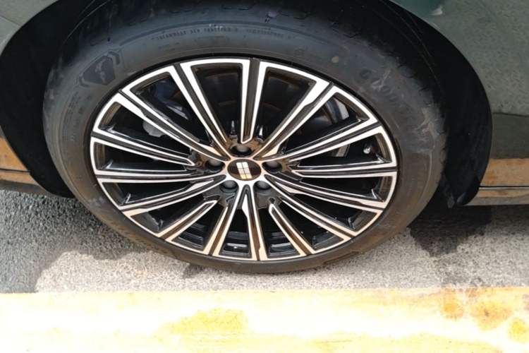Used Geely Galaxy 8 2025 130km EM-P Starship Edition Right Rear Wheel Hub