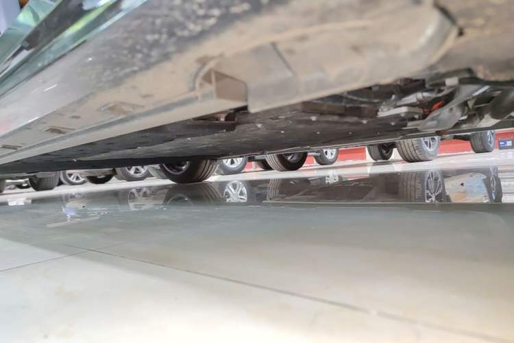 Used Geely Galaxy 8 2025 130km EM-P Starship Edition Right Side Sill