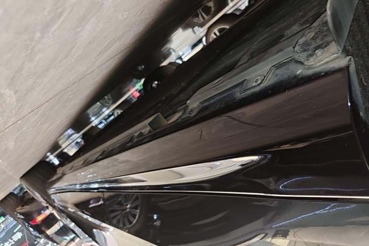 Used Geely Galaxy 8 2025 130km EM-P Starship Edition Right Side Sill