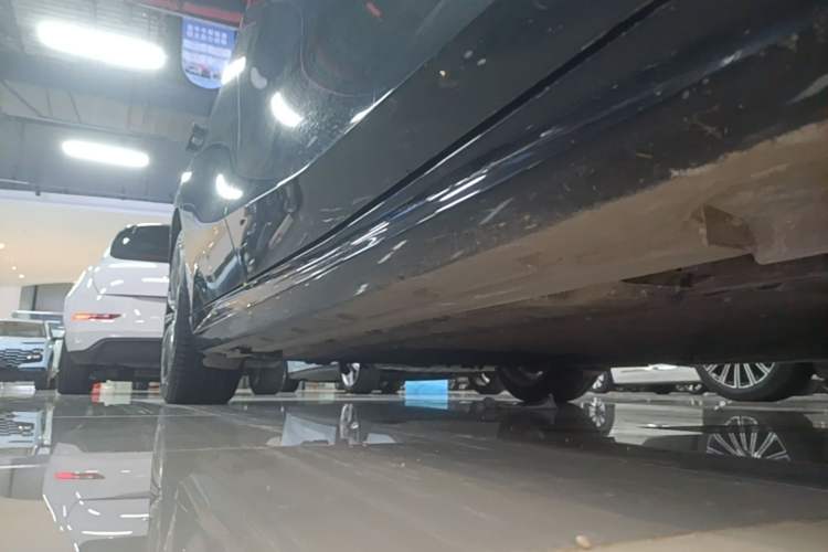Used Geely Galaxy 8 2025 130km EM-P Starship Edition Right Side Sill
