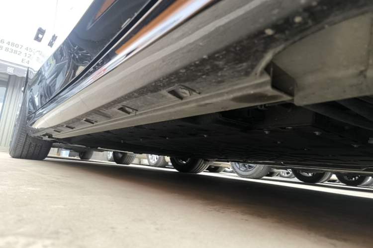 Used Geely Galaxy 8 2025 130km EM-i Deluxe Edition Right Side Sill