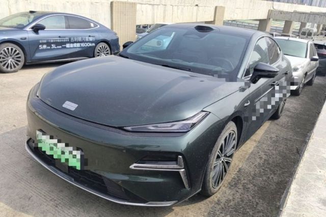 Used Geely Galaxy 8 2025 130km EM-P Starship Edition