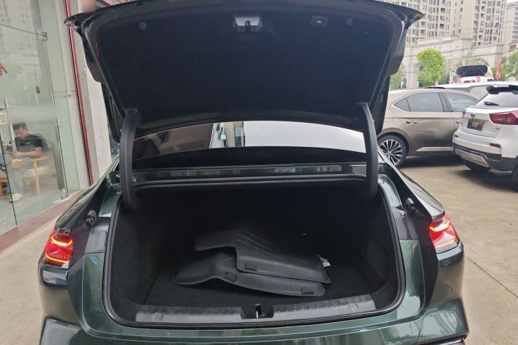 Used Geely Galaxy 8 2025 130km EM-P Starship Edition Trunk