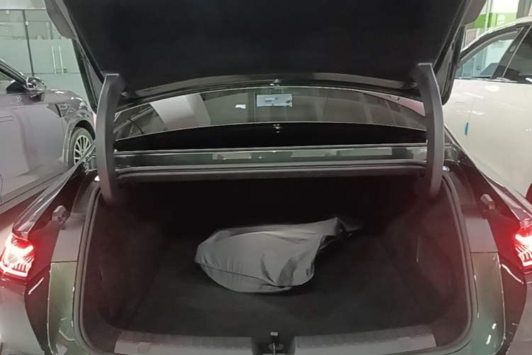 Used Geely Galaxy 8 2025 130km EM-P Starship Edition Trunk