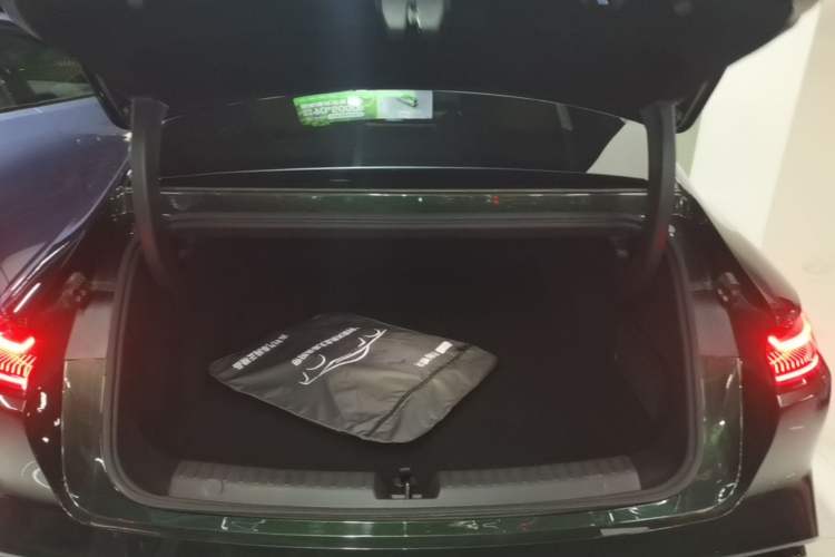 Used Geely Galaxy 8 2025 130km EM-i Flagship Edition Trunk
