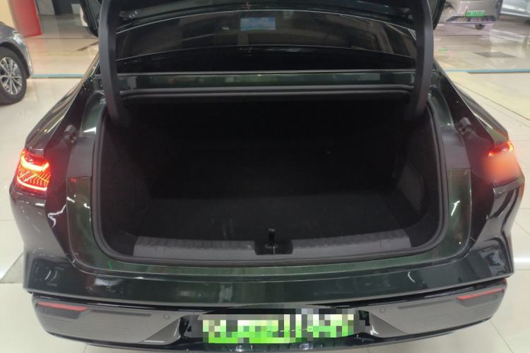 Used Geely Galaxy 8 2025 130km EM-P Starship Edition Trunk