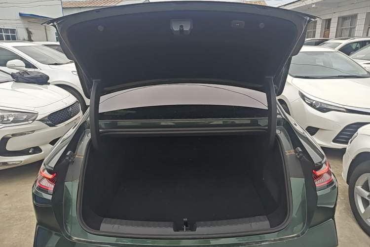Used Geely Galaxy 8 2025 130km EM-P Starship Edition Trunk