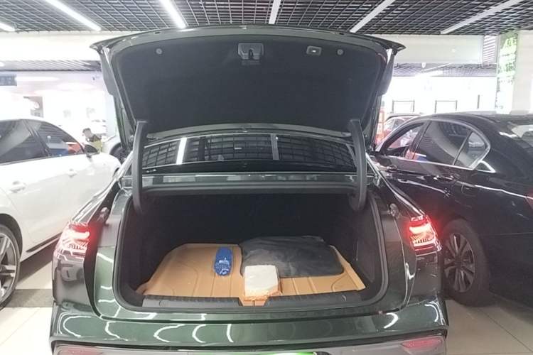 Used Geely Galaxy 8 2025 130km EM-P Starship Edition Trunk