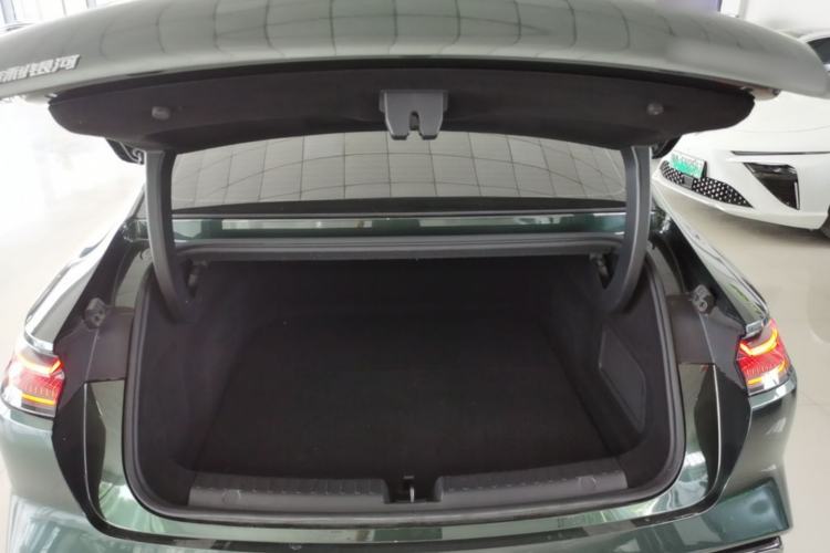 Used Geely Galaxy 8 2025 130km EM-i Prestige Edition Trunk