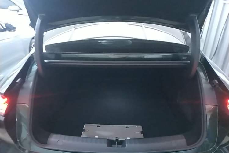 Used Geely Galaxy 8 2025 130km EM-P Starship Edition Trunk