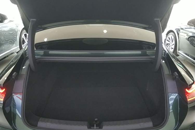 Used Geely Galaxy 8 2025 130km EM-P Starship Edition Trunk
