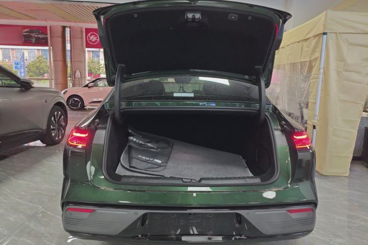 Used Geely Galaxy 8 2025 130km EM-P Starship Edition Trunk
