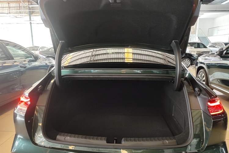 Used Geely Galaxy 8 2025 130km EM-P Starship Edition Trunk