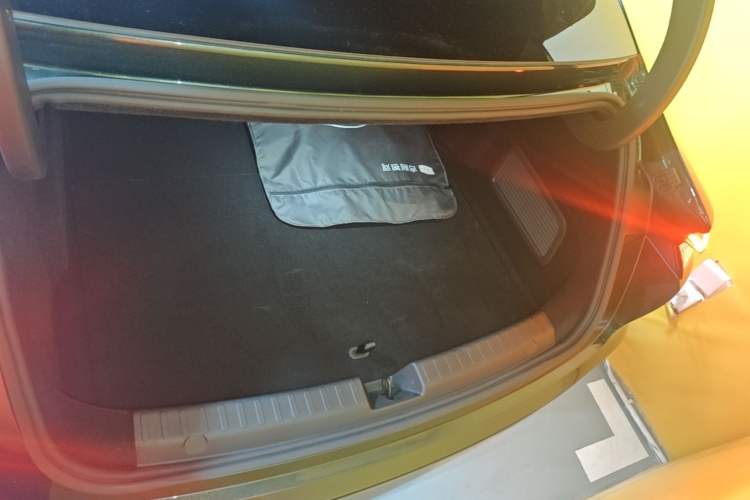 Used Geely Galaxy 8 2025 130km EM-P Starship Edition Trunk