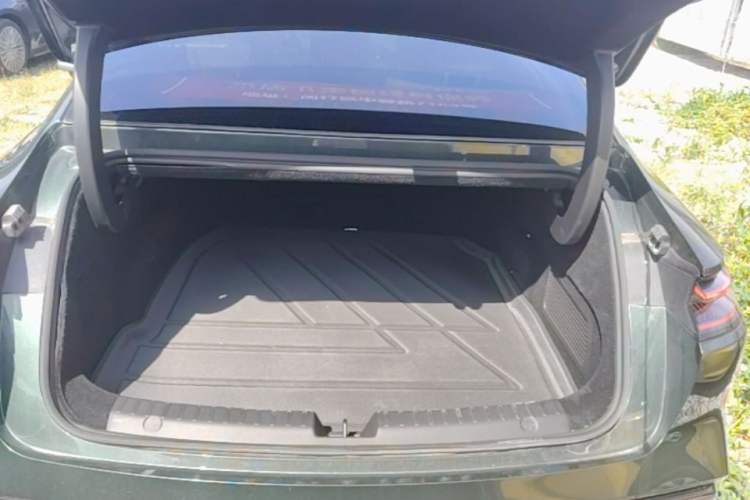 Used Geely Galaxy 8 2025 130km EM-P Exploration Edition Trunk