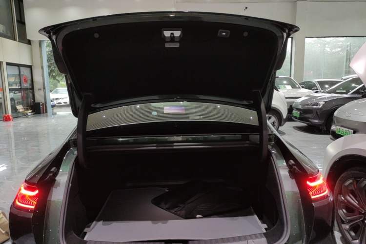 Used Geely Galaxy 8 2025 130km EM-i Flagship Edition Trunk