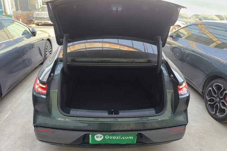Used Geely Galaxy 8 2025 130km EM-P Starship Edition Trunk