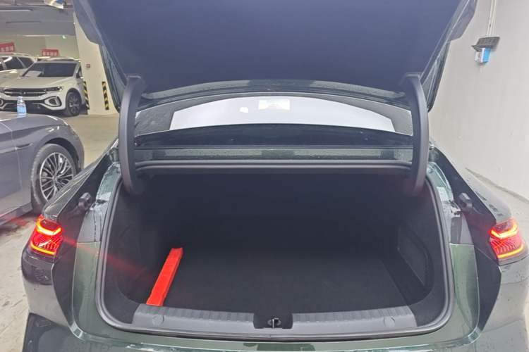 Used Geely Galaxy 8 2025 130km EM-P Starship Edition Trunk