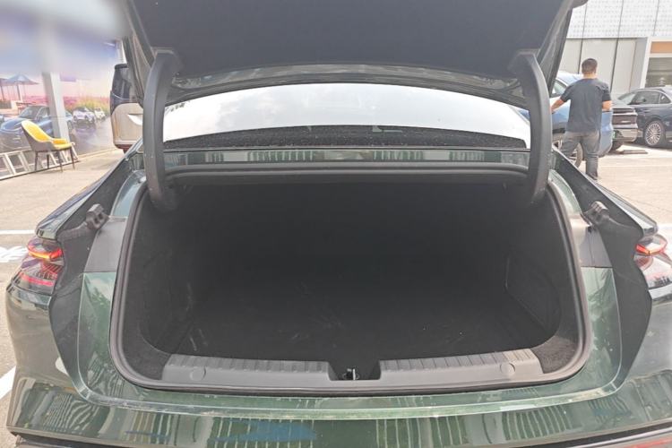 Used Geely Galaxy 8 2025 130km EM-P Starship Edition Trunk