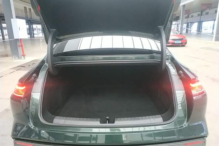 Used Geely Galaxy 8 2025 130km EM-P Starship Edition Trunk