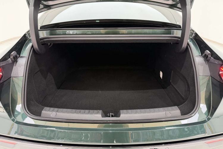 Used Geely Galaxy 8 2025 130km EM-P Starship Edition Trunk