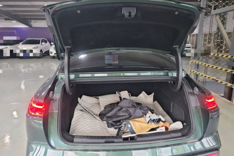 Used Geely Galaxy 8 2025 130km EM-i Prestige Edition Trunk