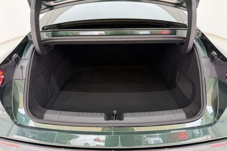 Used Geely Galaxy 8 2025 130km EM-P Starship Edition Trunk