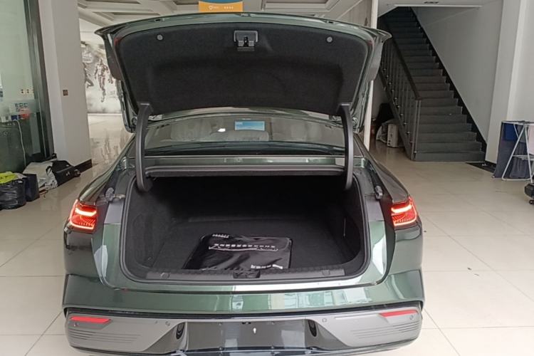 Used Geely Galaxy 8 2025 130km EM-i Prestige Edition Trunk