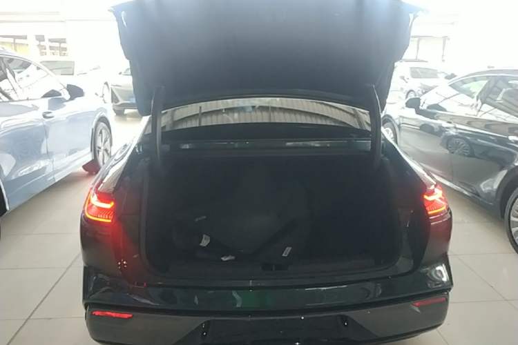 Used Geely Galaxy 8 2025 130km EM-P Starship Edition Trunk