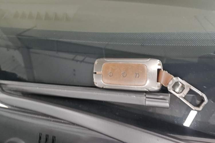 Used Geely Galaxy 8 2025 130km EM-i Deluxe Edition Vehicle Key
