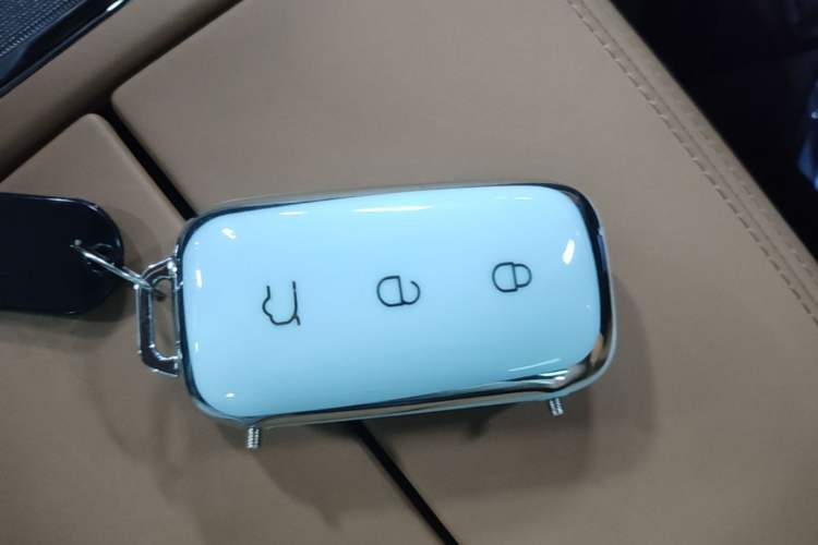 Used Geely Galaxy 8 2025 130km EM-i Deluxe Edition Vehicle Key