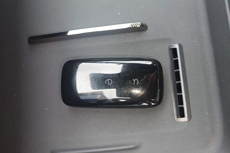 Used Geely Galaxy 8 2025 130km EM-i Flagship Edition Vehicle Key