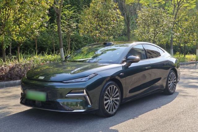 Used Geely Galaxy 8 2025 130km EM-P Starship Edition