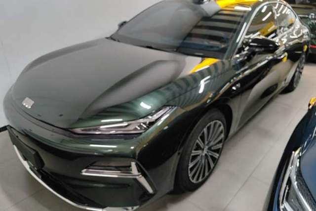 Used Geely Galaxy 8 2025 130km EM-P Starship Edition