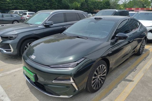 Used Geely Galaxy 8 2025 130km EM-P Starship Edition