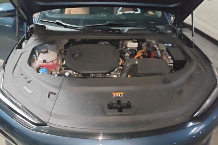 Used Geely Galaxy 8 2025 130km EM-i Flagship Edition Engine Bay